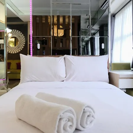Spacious And Unique Studio With City View Apartment At Parahyangan Residence By Travelio
